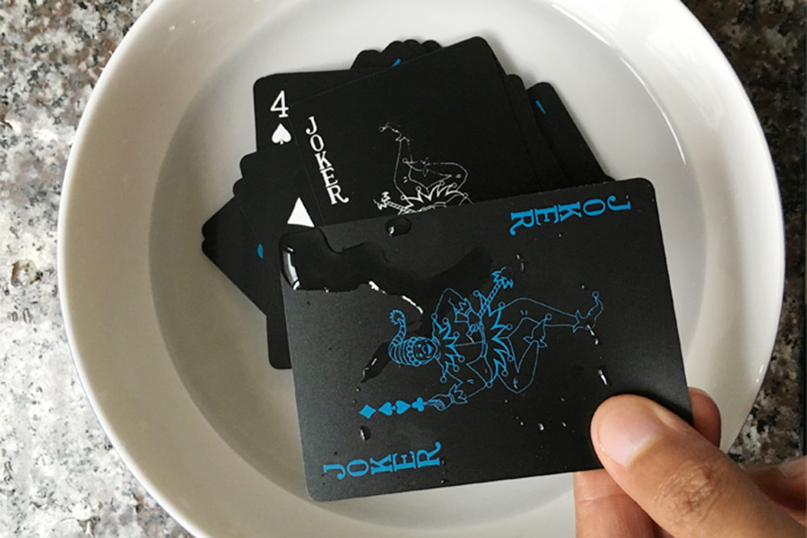bo-bai-poker-chong-nuoc-M2.jpg