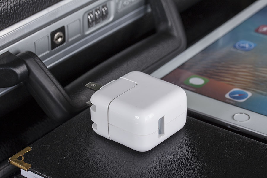 cu-sac-loai-tot-cho-ipad-12w-m2.jpg
