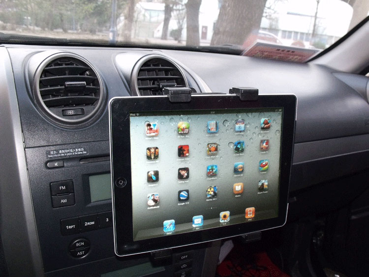 gia-do-ipad-khe-dieu-hoa-o-to-2.jpg