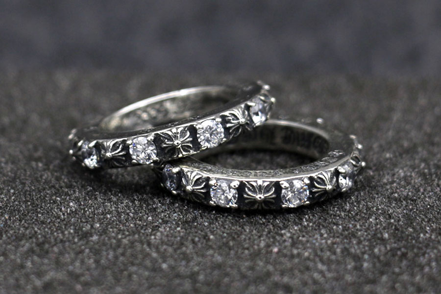 nhan-chome-heart-diamond-cross-1.jpg