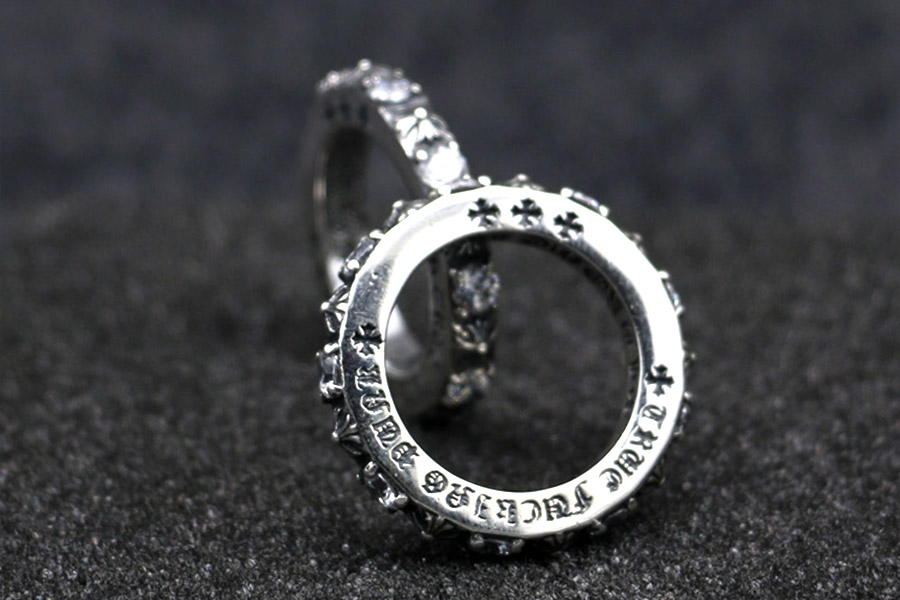 nhan-chome-heart-diamond-cross-3.jpg
