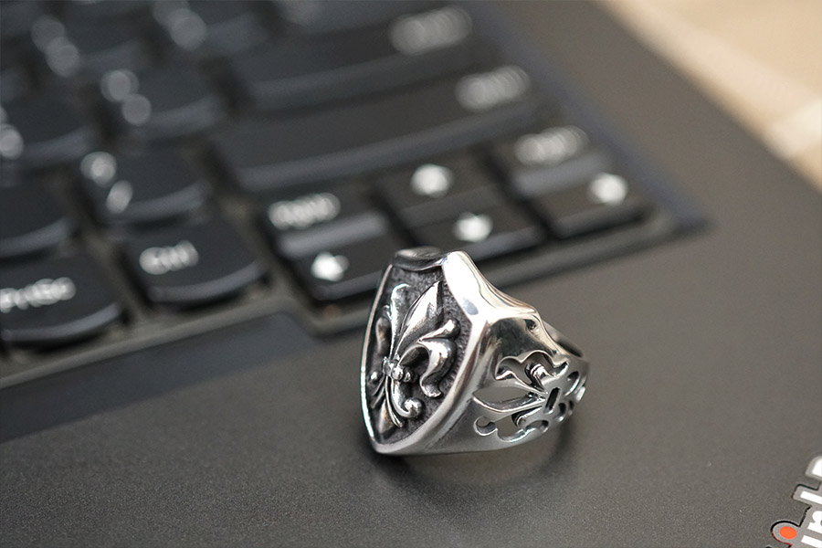 nhan-chrome-heart-2.jpg