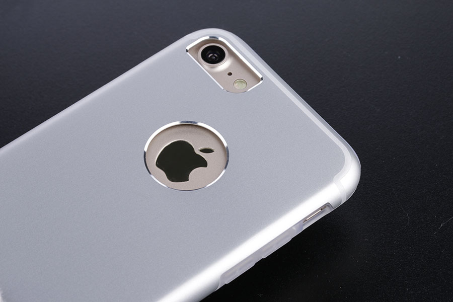 op-lung-kim-loai-YED-iphone-7-ho-loa.jpg