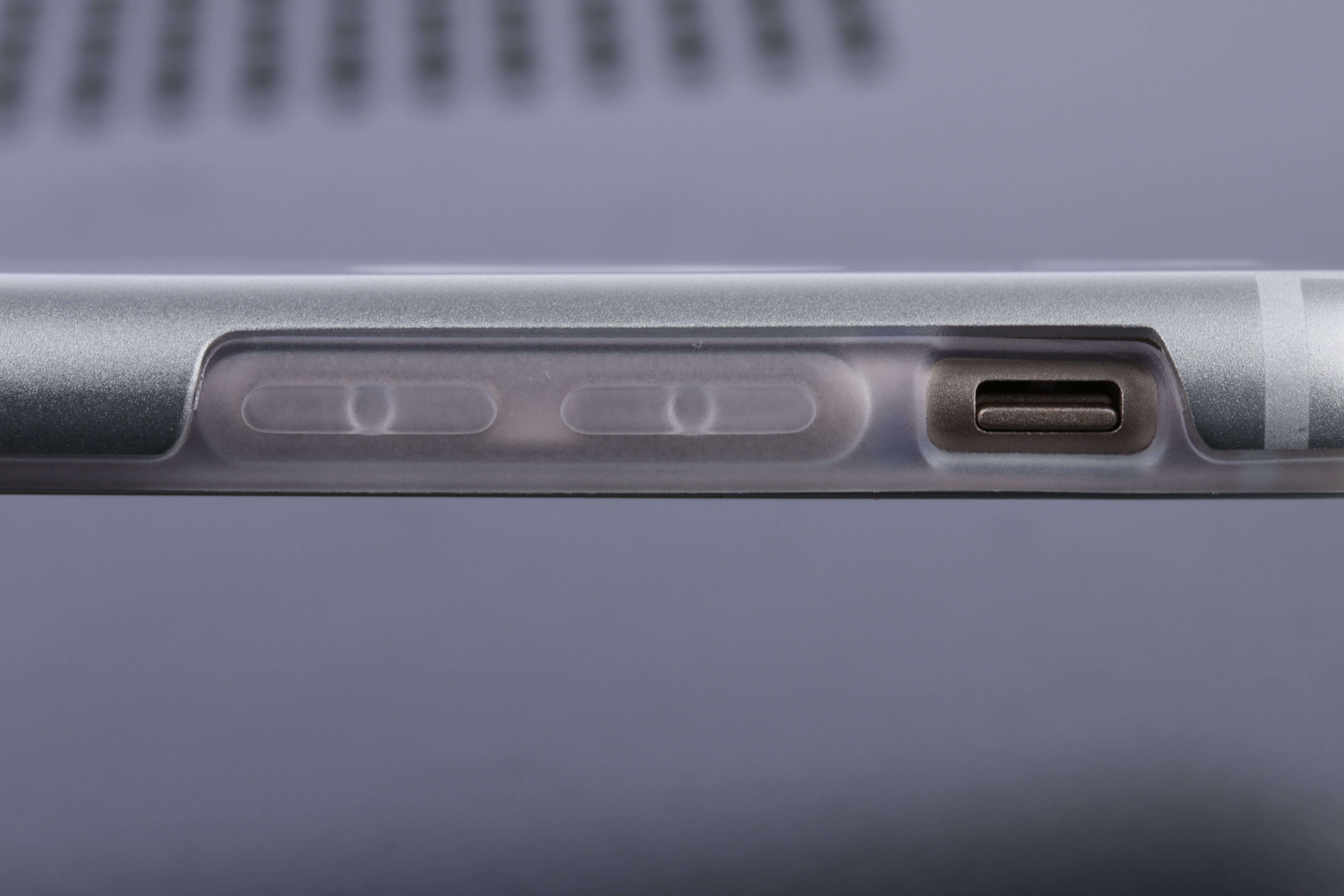 op-lung-kim-loai-YED-iphone-7-phim-bam-mem.jpg