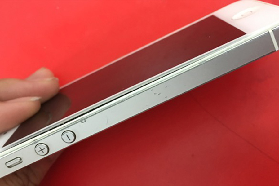 thay-pin-iphone-5-5s-nguyen-nhan-hong60.jpg